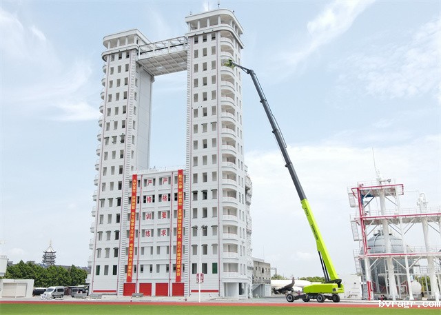 超高米段臂式高空作业平台关键技术及应用-一等-2310014-52.jpg