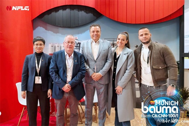 1744344071867042842.jpg 3.jpg