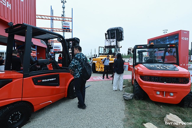 1761897060634051337.jpg 3.jpg