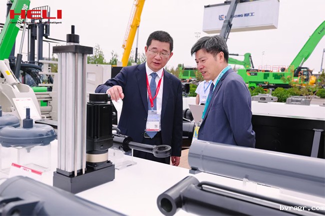 1761898195164062996.jpg 4.jpg